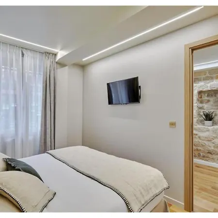 Daire Le Marais Place Des Vosges By Prestige Paris