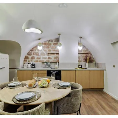 Le Marais Place Des Vosges By Prestige 파리